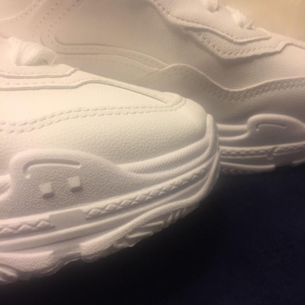 White dad shoes NEW - Picture 2 of 5